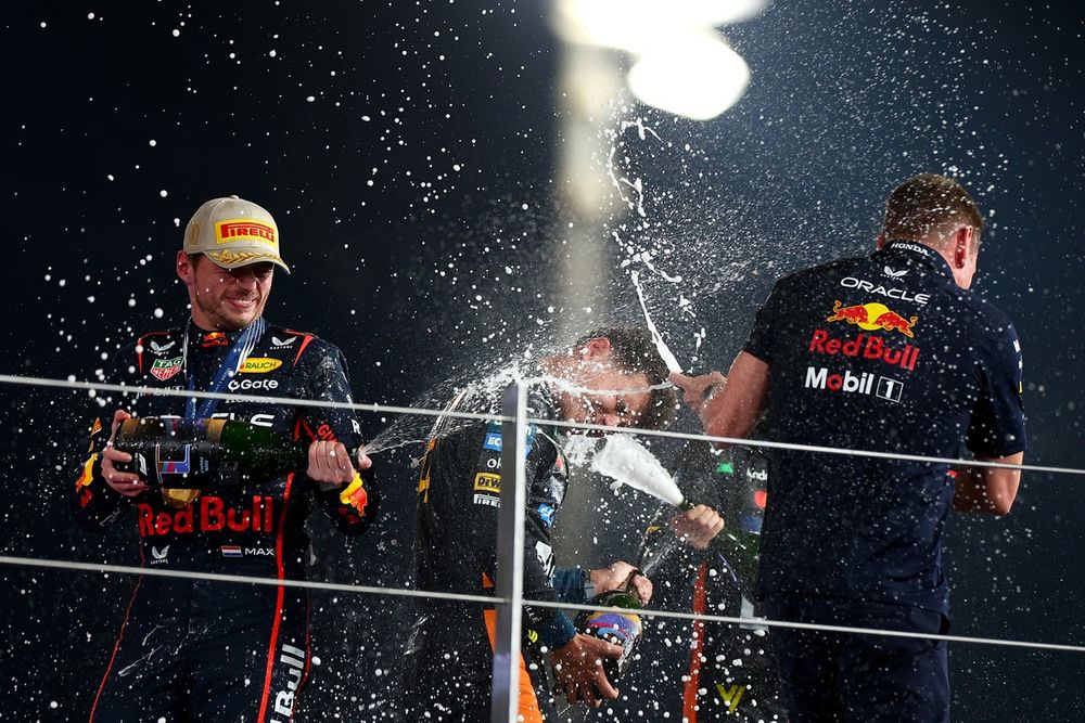 Lando Norris, McLaren, Max Verstappen, Red Bull Racing