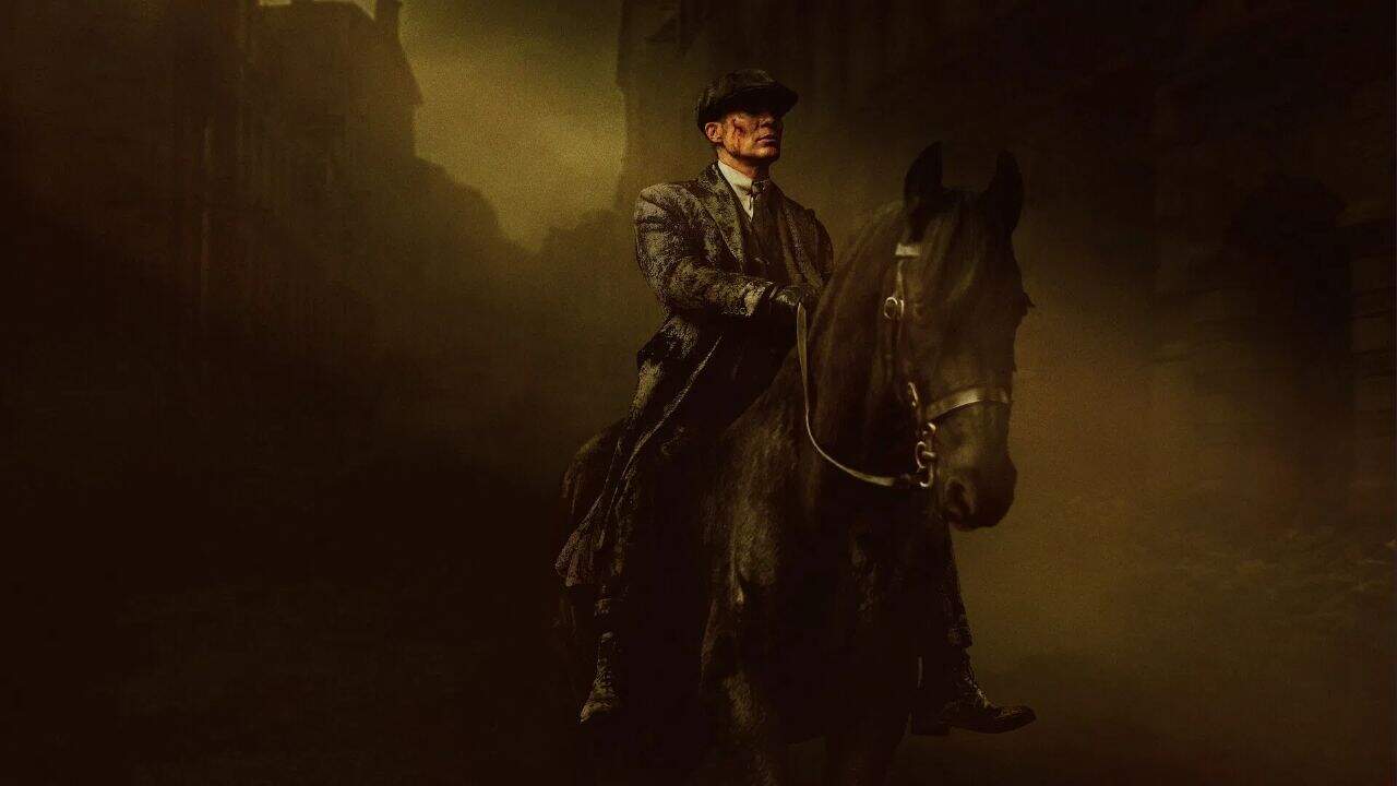 Tommy Shelby fait un retour explosif dans le premier film officiel de Peaky Blinders