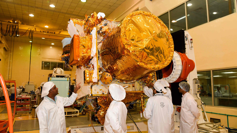 Intégration du satellite Chandrayaan-2