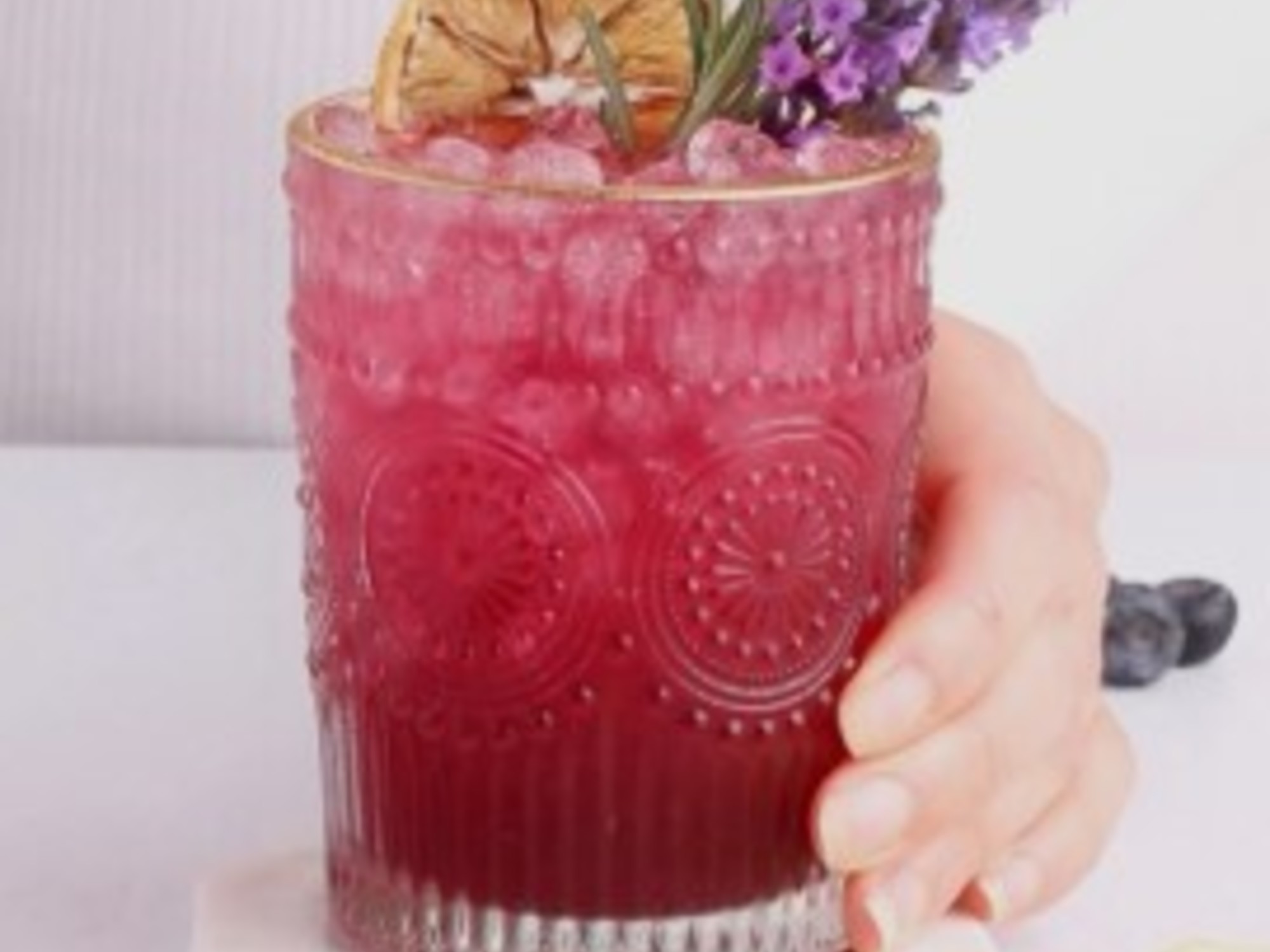 Découvrez la recette élégante et facile du Mocktail Lavender Lemon Drop, le phénomène viral de TikTok aux États-Unis !