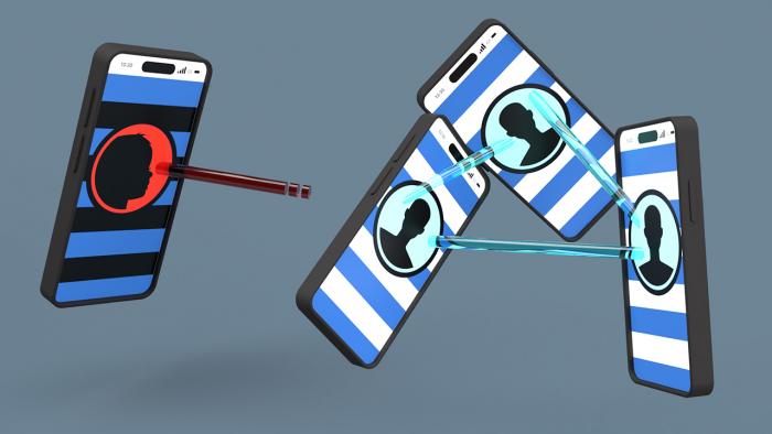 Trois smartphones connectés avec des profils sur les réseaux sociaux