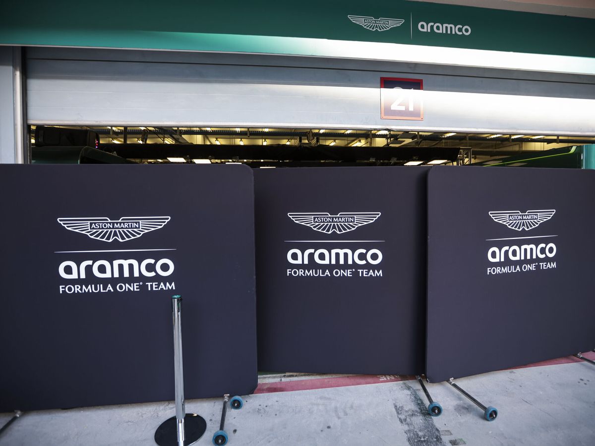 Photo: aston-martin-honda-mclaren-fernando-alonso-adrian-newey