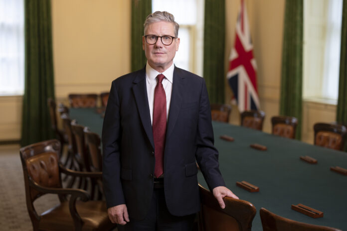Portrait officiel du Premier ministre Keir Starmer