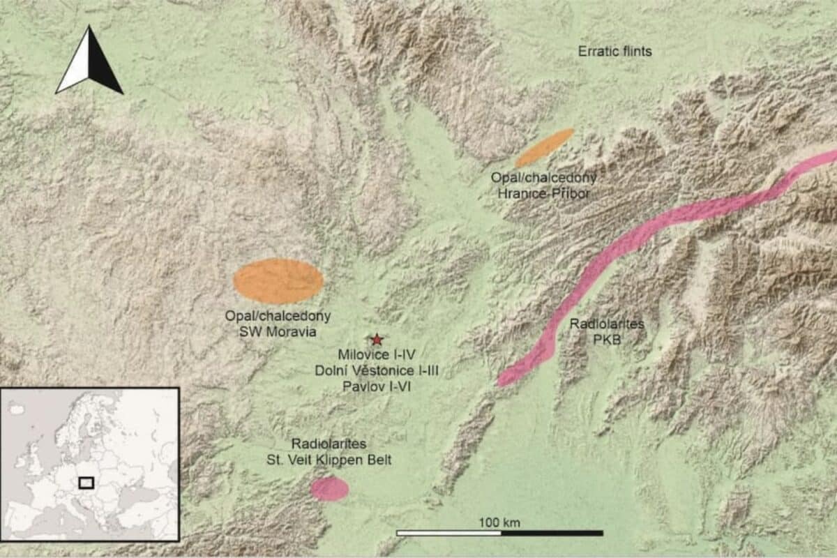 Carte de Moravie du Sud montrant la distribution géographique des sources de matières premières pour outils en pierre durant la période gravettienne