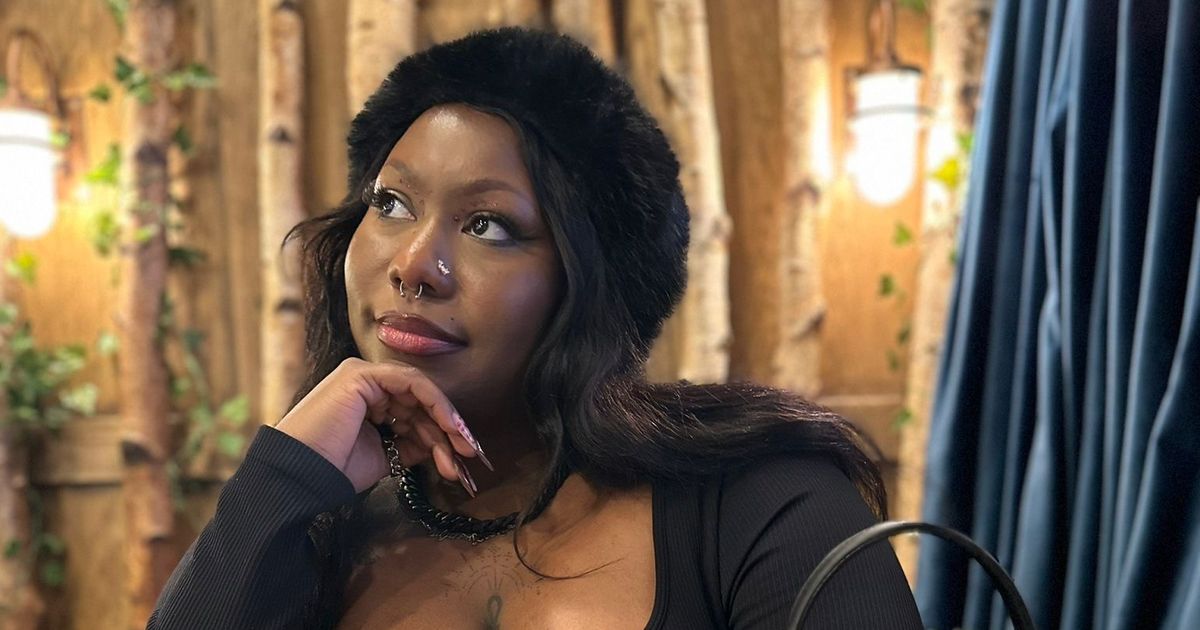 Comment une maman de Birmingham est passée d'un début 'ennuyeux' à 1,3 million de followers sur TikTok !