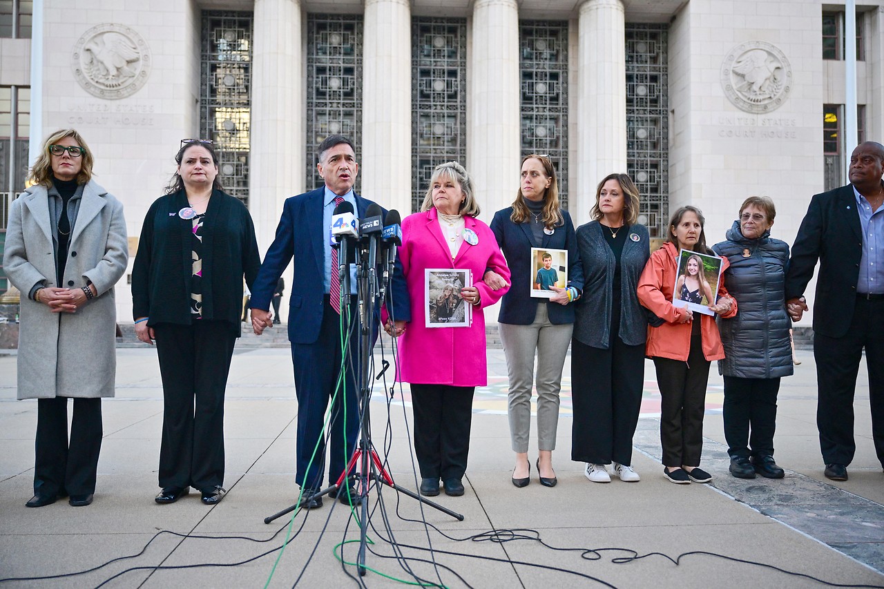 Le procès à Los Angeles rassemble des familles et des avocats