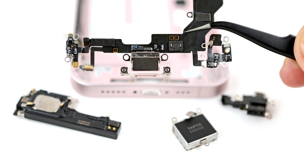 Démonstration du démontage de l’iPhone 17e