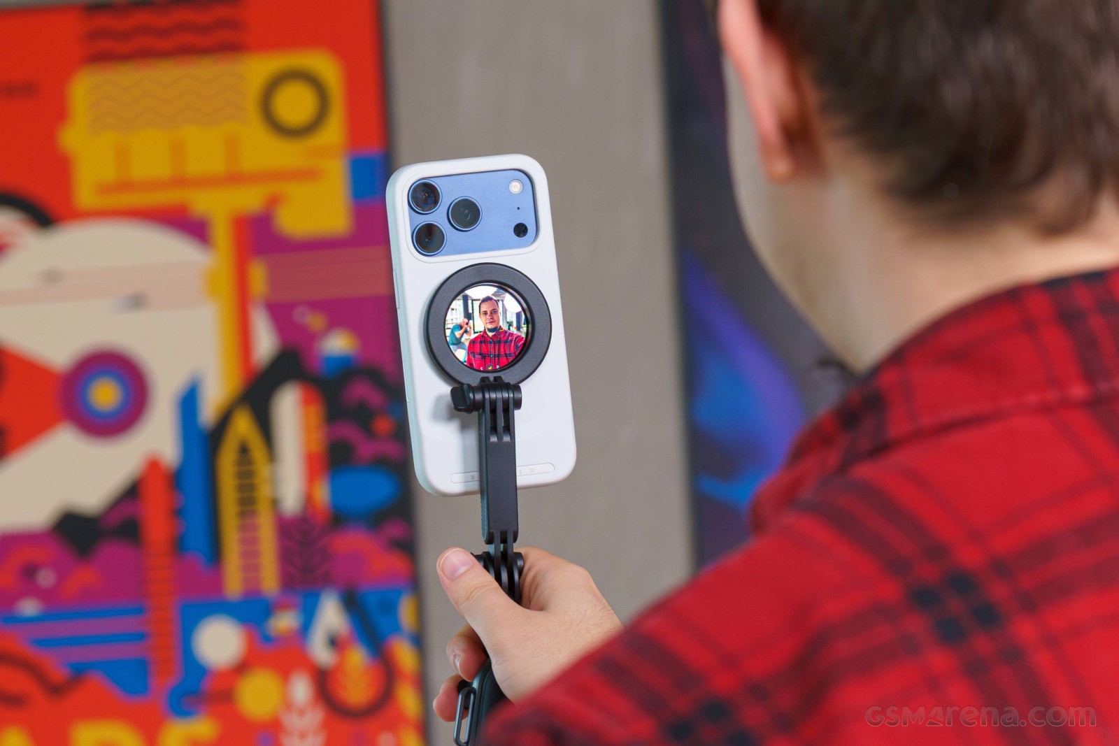 Prise en main du boîtier Selfix : un boîtier avec affichage arrière et un slot microSD