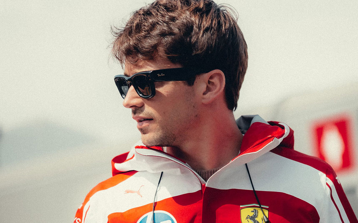 Charles Leclerc (Ferrari) dans le paddock de Suzuka