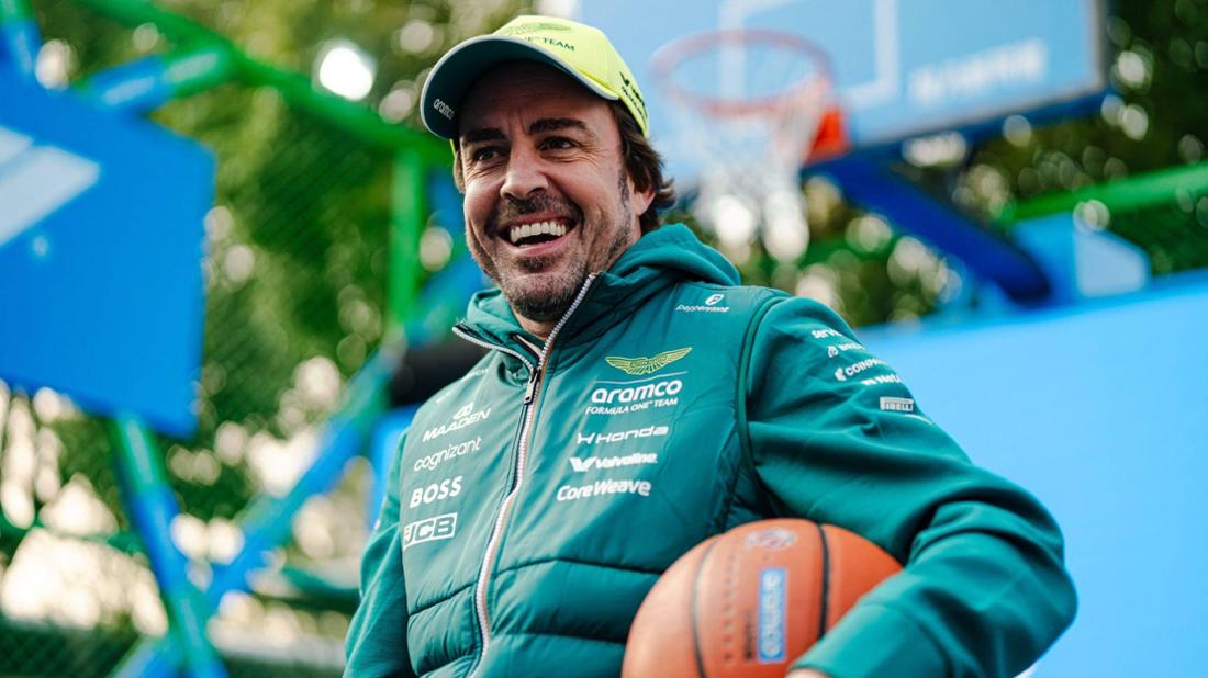 Fernando Alonso rayonnant de bonheur.