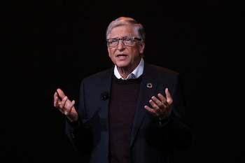 Bill Gates alerte : seuls trois secteurs résisteront à l'avancée de l'intelligence artificielle dans l'emploi