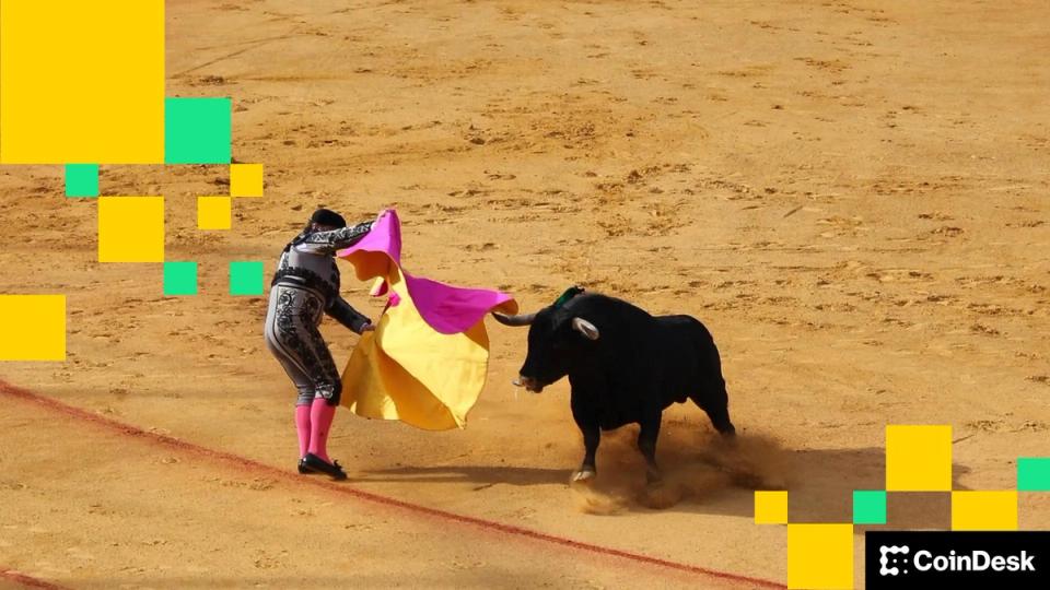 Bitcoin oscille dans une fourchette étroite depuis près de 50 jours : attention, ce n'est pas un "drapeau baissier" !