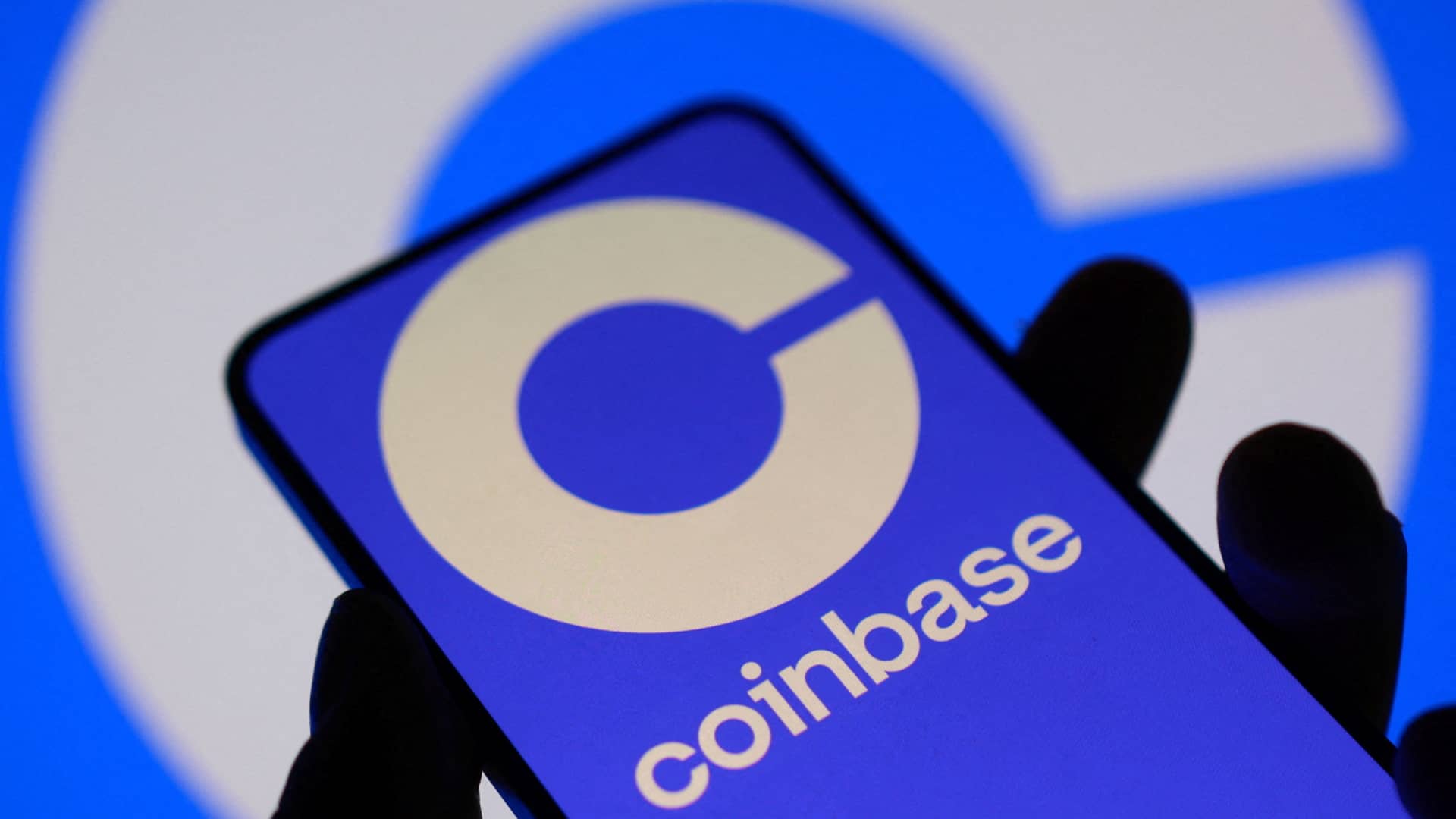 Coinbase propulse les actions crypto à la hausse après le soutien de Trump à une loi sur la structure du marché des actifs numériques !