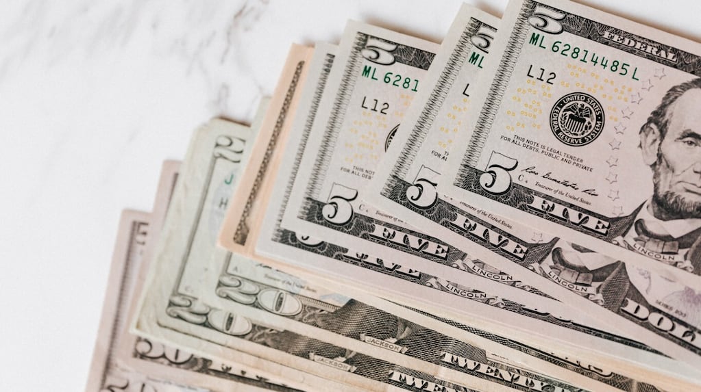 Dólar aujourd'hui : les taux officiels, blue, grossiste, MEP, CCL et Cripto ce jeudi 19 mars dévoilés !