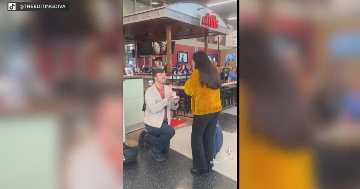 Fiançailles romantiques au Chili de l'aéroport O'Hare de Chicago : un moment viral sur TikTok !