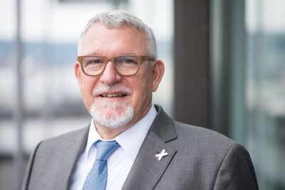 Social-Media-Verbot? EU-Expertengruppe beginnt Arbeit.
