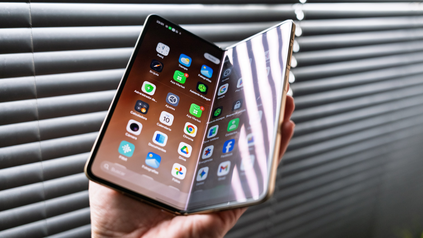 Design de l'écran du OPPO Find N6