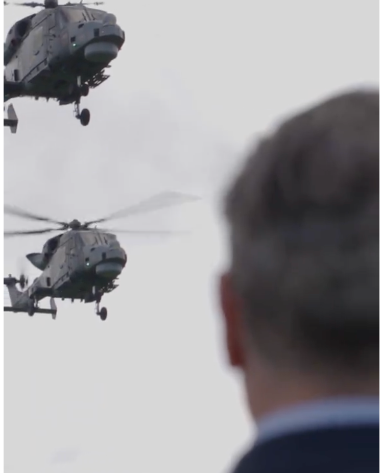 Le Premier ministre a partagé une vidéo avec des hélicoptères Wildcat et des jets militaires