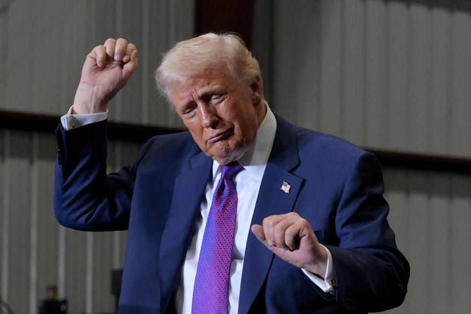 Le président américain Donald Trump s'exprime au Coosa Steel Corporation, le 19 février 2026.