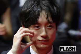 Sakaguchi Kentaro impressionne avec un look audacieux.