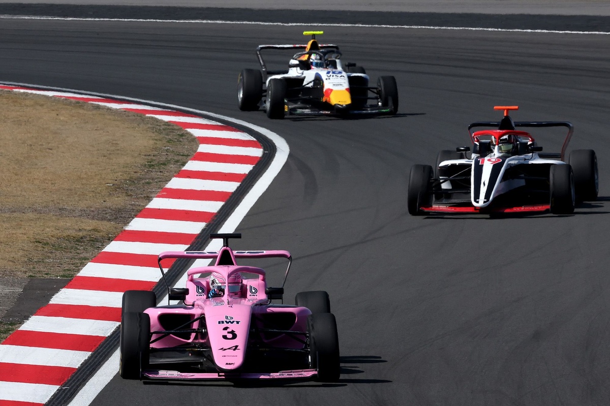Changements palpitants dans le calendrier 2026 de la F1 Academy après les annulations en Arabie !