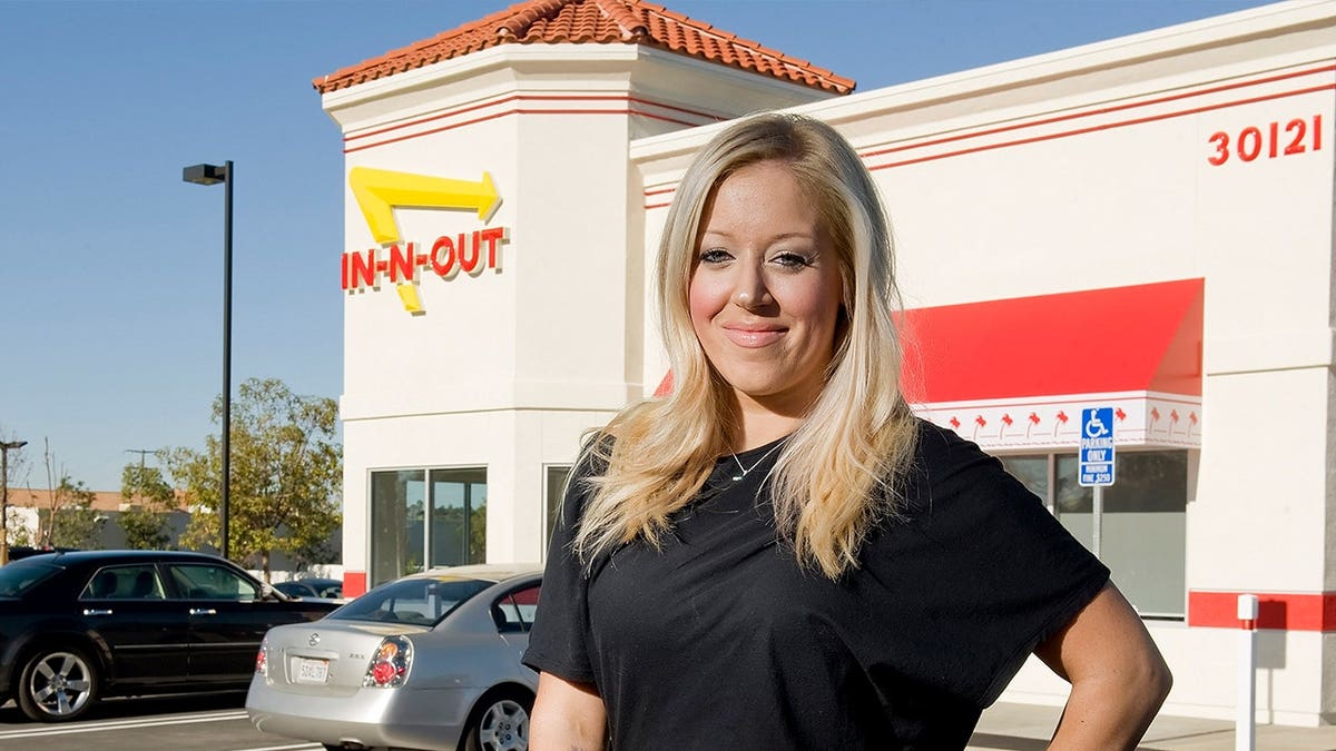 PDG d'In-N-Out devant le restaurant
