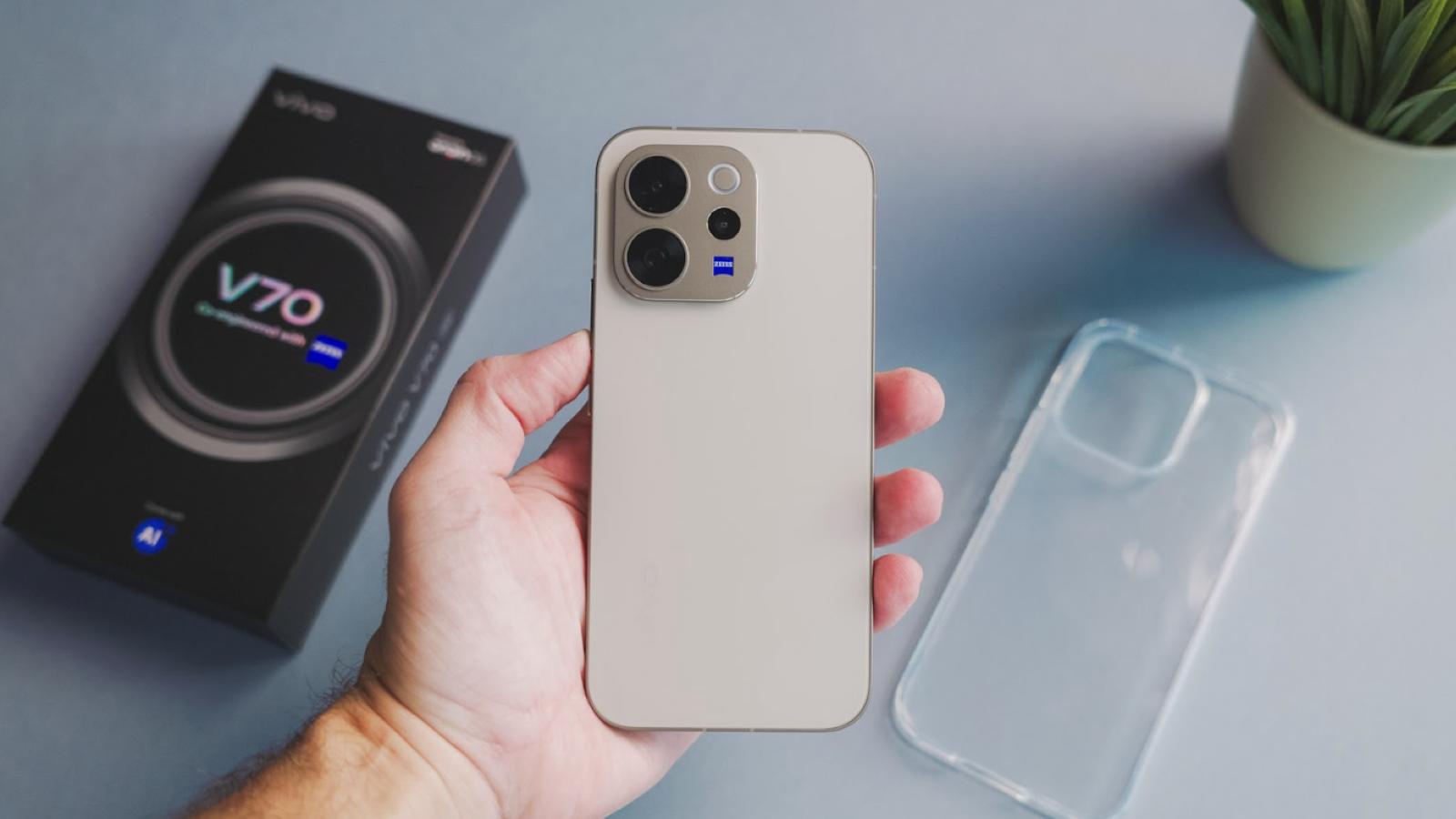 Vivo V70
