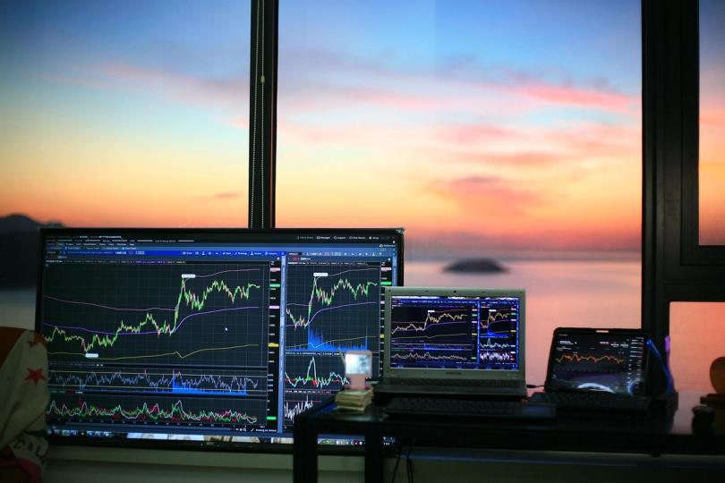 Bitcoin surpasse souvent l'or et les actions après des chocs mondiaux, révèle une étude de Mercado Bitcoin !