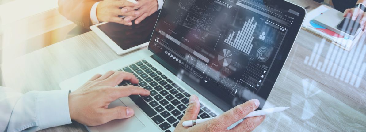 La stratégie discrète de HubSpot sur TikTok et l'IA : une nouvelle vision du développement multi-hubs ?