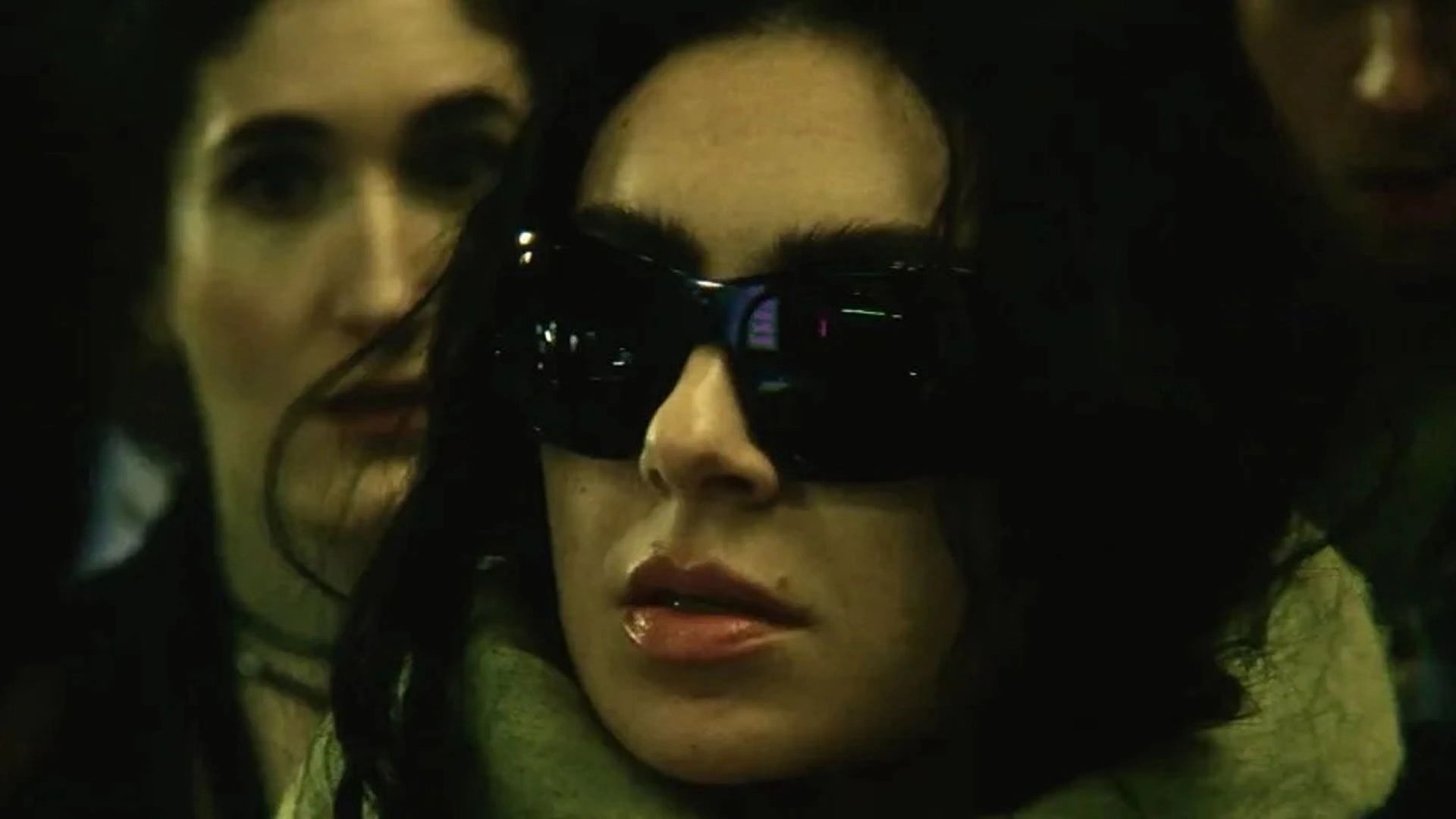 Le Moment : Charli XCX, star d'un faux documentaire, débarque en streaming