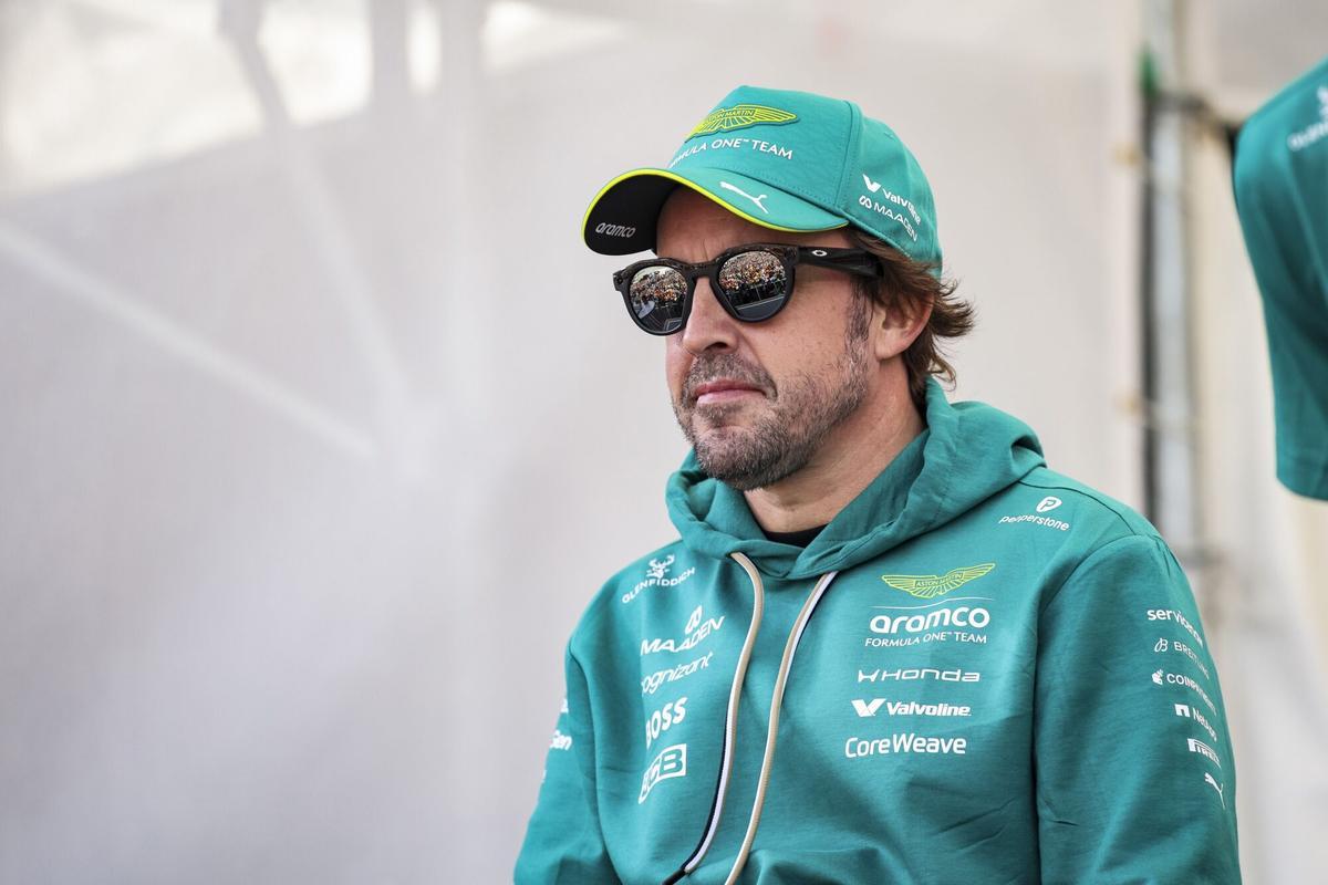 Fernando Alonso avec son Aston Martin