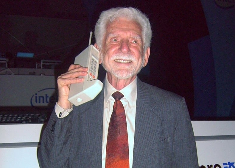 Premier appel téléphonique