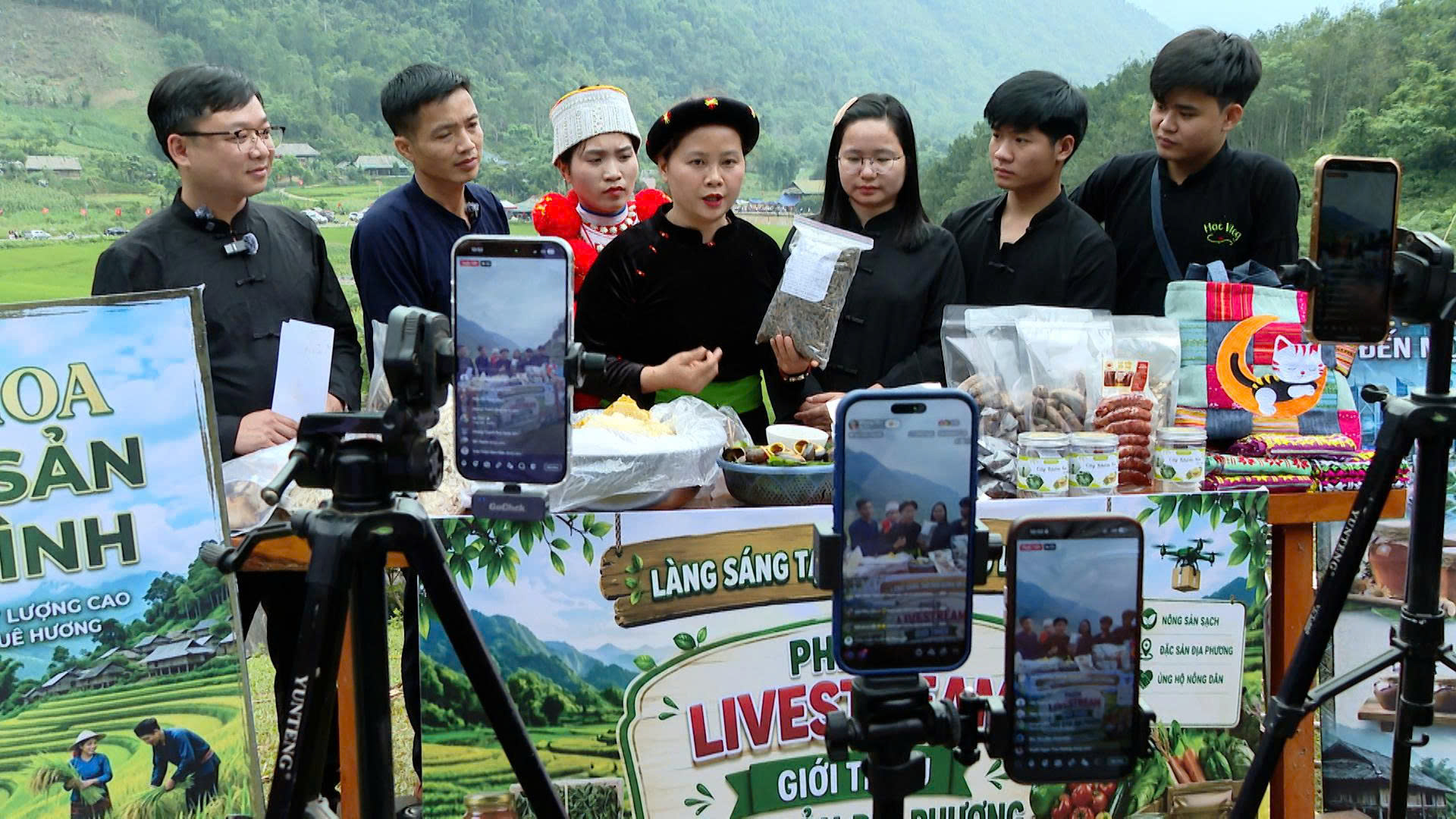 Marché de produits locaux à Lam Binh