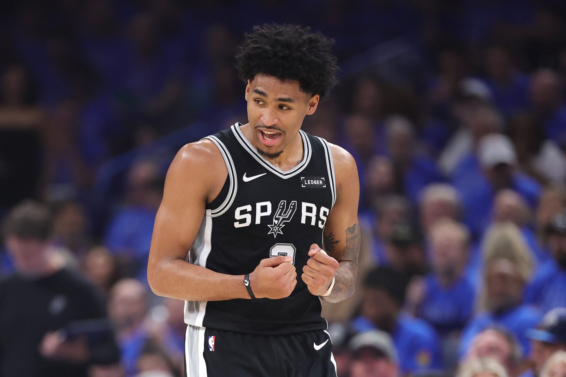 Dylan Harper fait le buzz sur TikTok en critiquant De'Aaron Fox des Spurs, et ça fait réagir les légendes de la NBA !