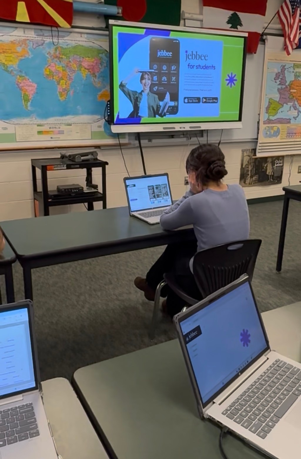 Des étudiants du lycée Dakota utilisent une application inspirée de TikTok pour tracer leur avenir professionnel !