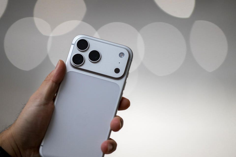 US-TECHNOLOGY-AI-APPLE