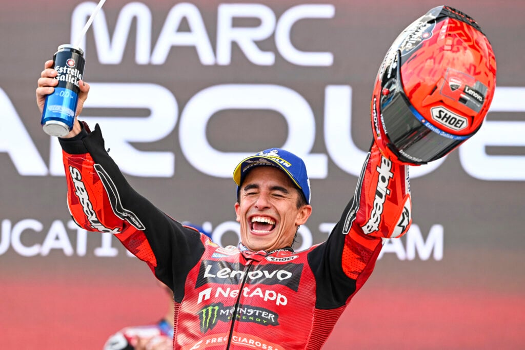 Marc Marquez célèbre sa centième victoire après le Grand Prix de Hongrie 2026