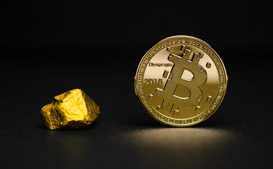 Nouvelles Bitcoin : BTC et or chutent ensemble face à la montée des taux d'intérêt qui frappe tous les placements !