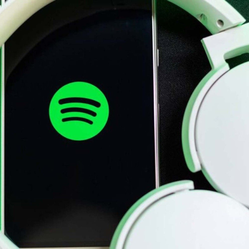 Révolution du streaming — comment l'économie de l'attention et la règle des 30 secondes ont réinventé la chanson moderne